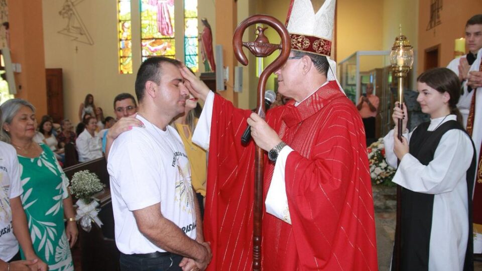 Dom Luiz Carlos Dias Preside O Sacramento Do Santo Crisma Em Itirapina