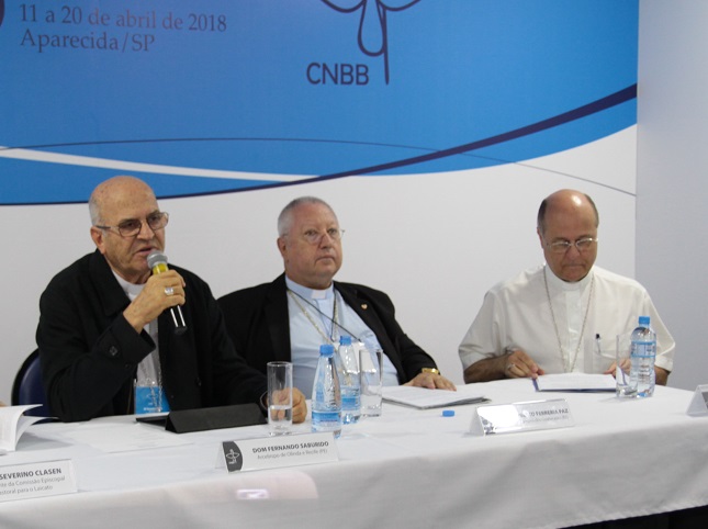 Dom Fernando Suburido apresenta o XVIII Congresso Eucarístico Nacional à imprensa
