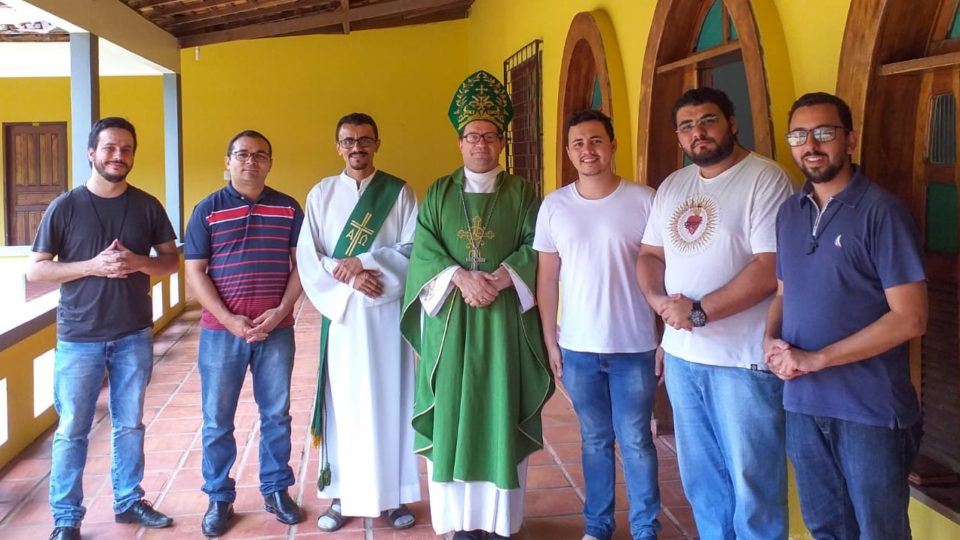 Diáconos transitórios participam de retiro com Dom Vital, bispo de Marabá-PA