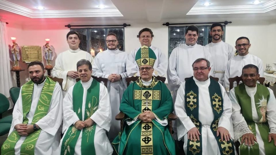 Seminaristas da Teologia são admitidos às Sagradas Ordens