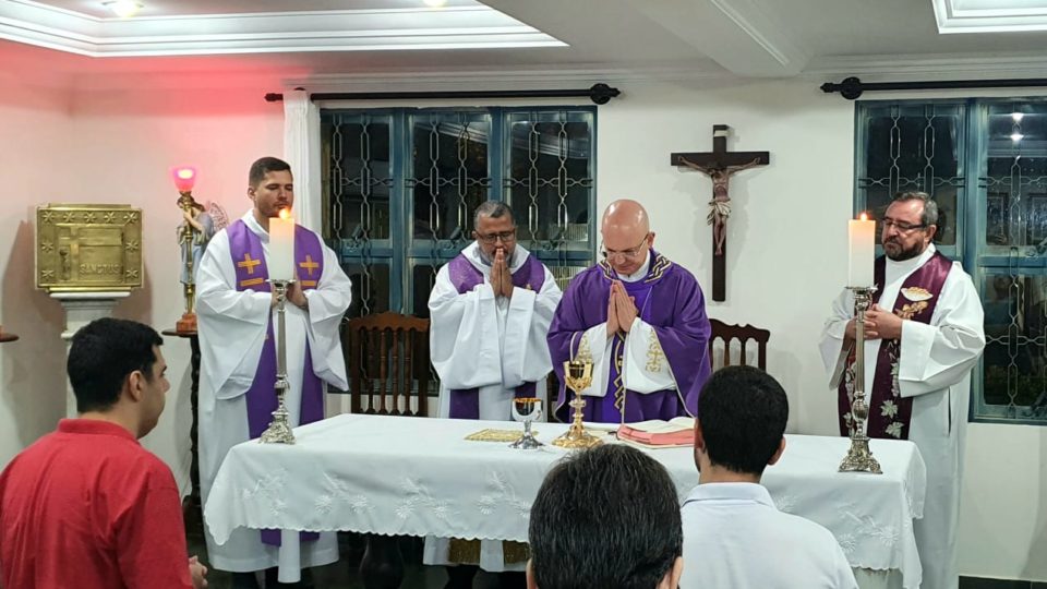 Dom Eduardo Malaspina visita o Seminário de Teologia