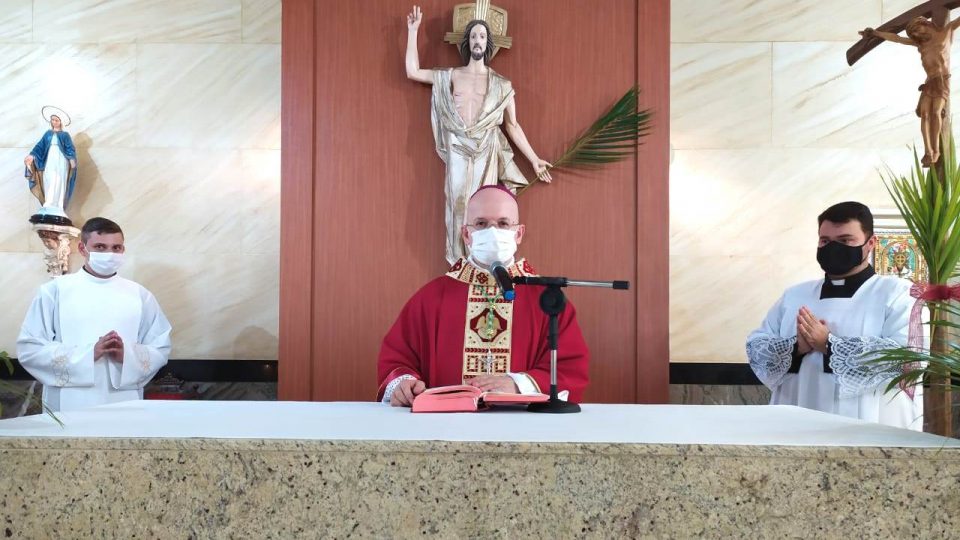 Dom Eduardo Malaspina preside Domingo de Ramos na Capela Episcopal