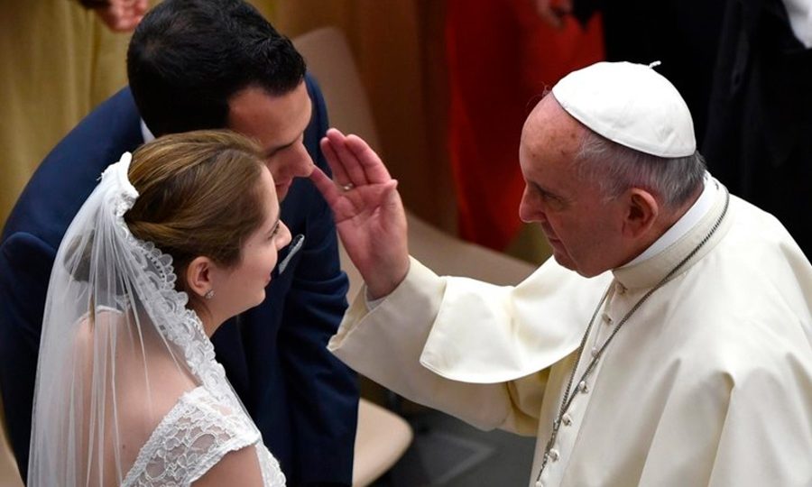 O Papa: casar e partilhar a vida é algo maravilhoso