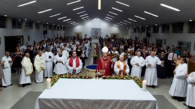 Dom Luiz Carlos preside Vigília de Pentecostes em São Carlos