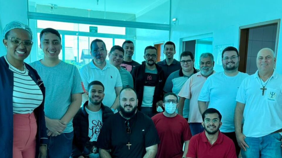 Seminaristas visitam Hospital do Rim em Caldas Novas-GO