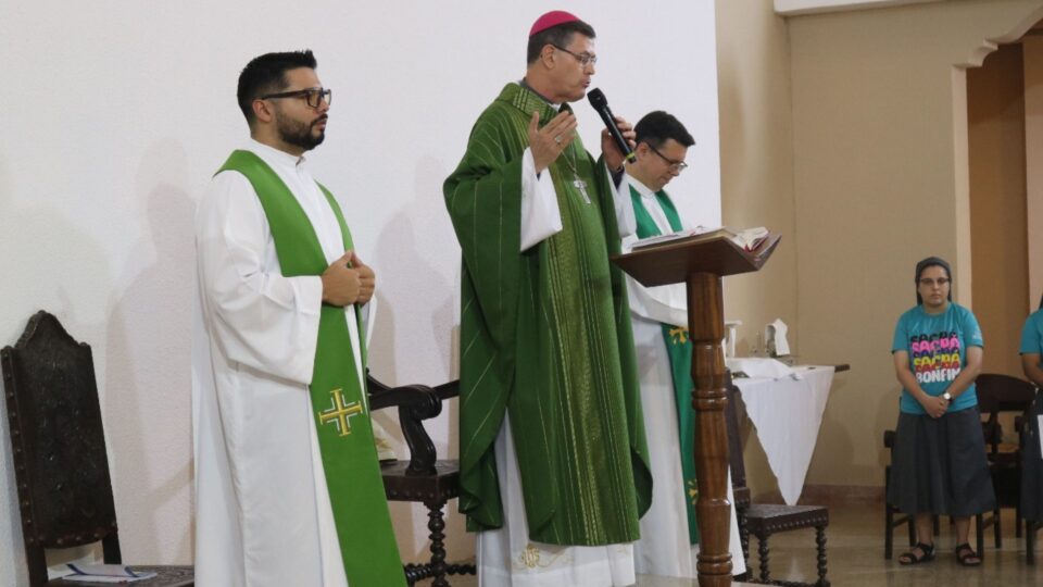 Dom Luiz celebra missa no Congresso dos Educadores Sacramentinos