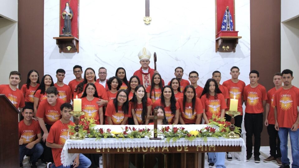 Dom Luiz celebra Crisma na Paróquia São Bento em São Carlos