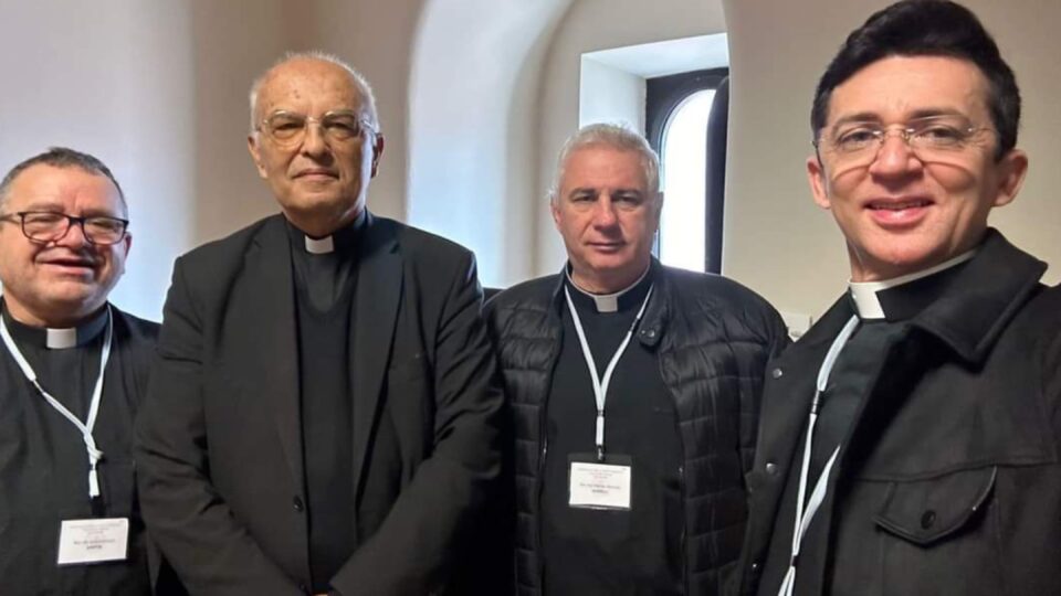 Padres da diocese participam de curso no Tribunal Apostólico da Rota Romana