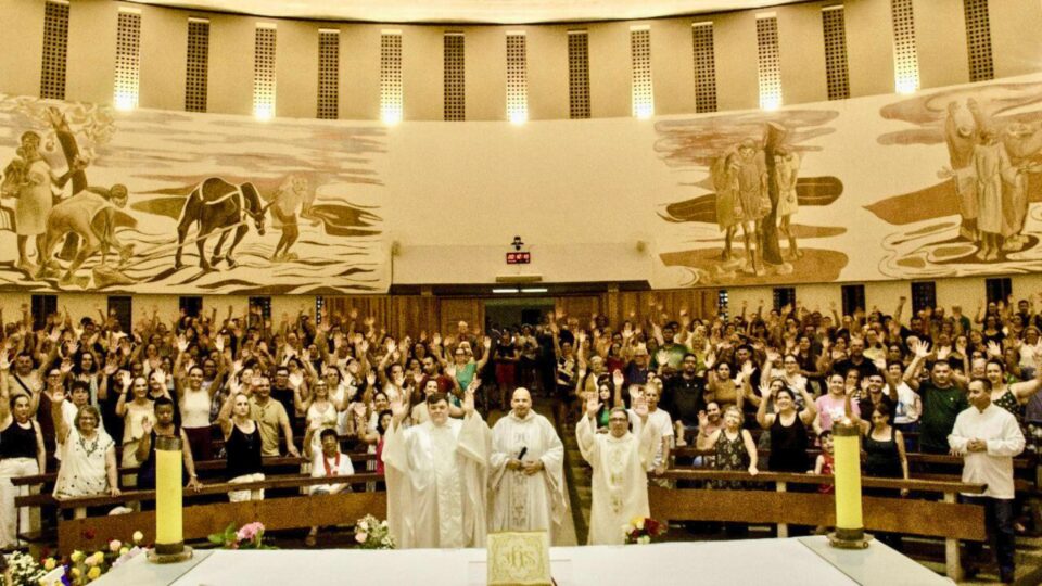 Paróquia Nossa Senhora das Graças comemora padroeira