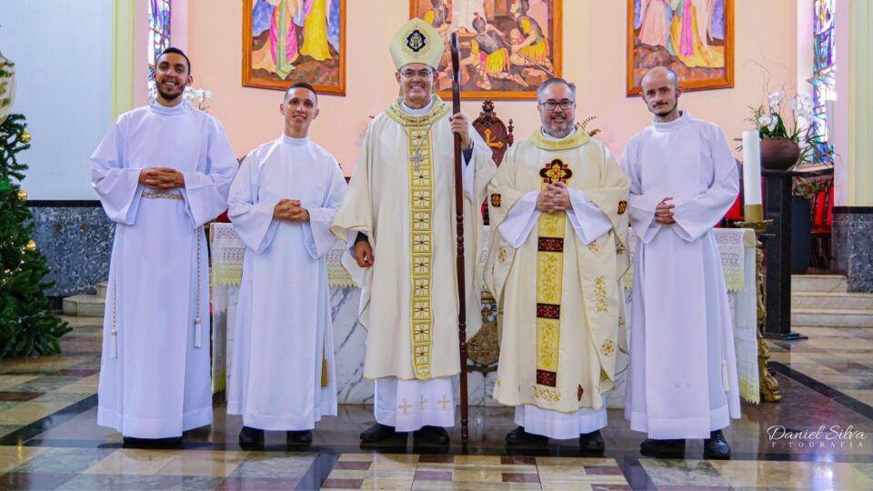 Encerramento do Propedêutico e Crisma na Catedral