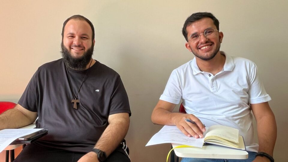 Seminaristas da Síntese participam de formação na Cúria Diocesana